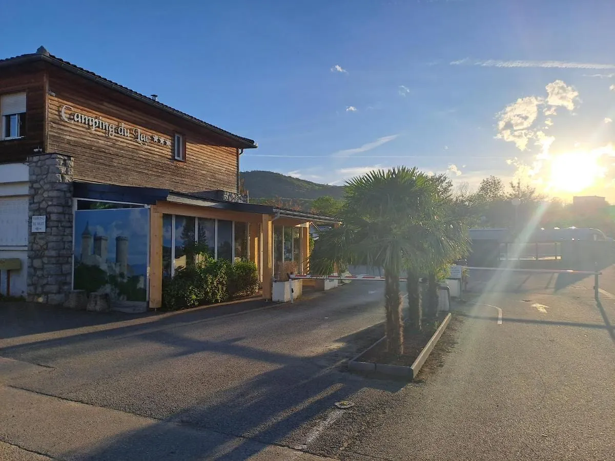 Camping Hotel Chalet pour 5 personnes équipé sur emplacement ombragé à Foix