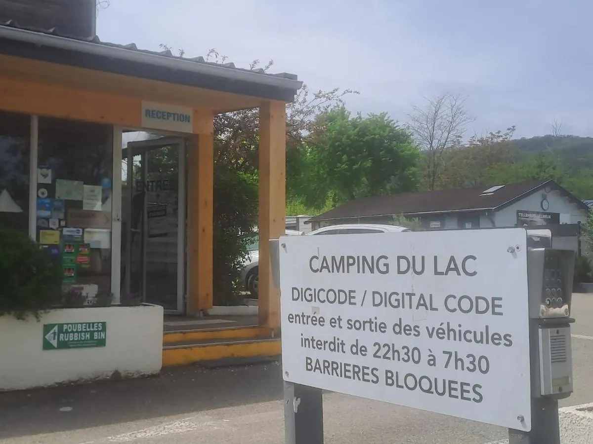 Hotel Chalet pour 5 personnes équipé sur emplacement ombragé à Foix 0*,